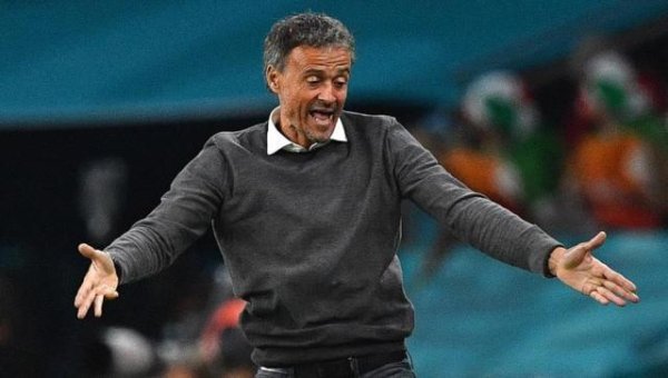 牛掌柜 博加德佩服恩里克，杜埃的定位有点变化，克洛普的看法具有前瞻性